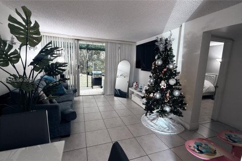 Снять в аренду кондоминиум в Майами, Флорида 1 спальня, 63.17м2, № 1990676 - фото 3