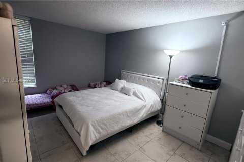 Снять в аренду кондоминиум в Майами, Флорида 1 спальня, 63.17м2, № 1990676 - фото 28