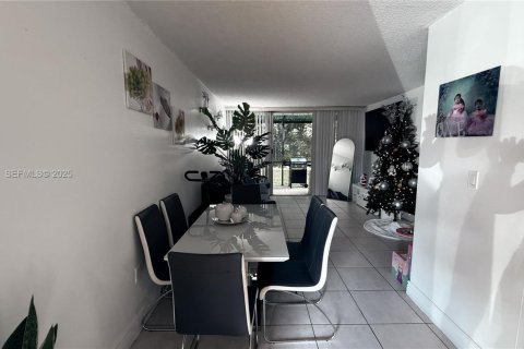 Снять в аренду кондоминиум в Майами, Флорида 1 спальня, 63.17м2, № 1990676 - фото 2