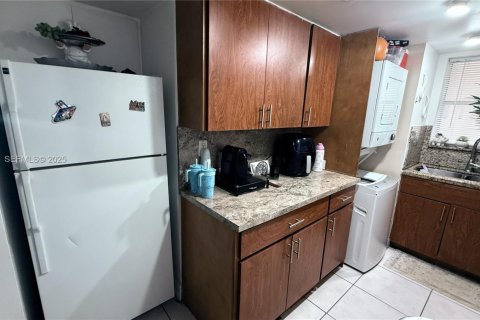 Снять в аренду кондоминиум в Майами, Флорида 1 спальня, 63.17м2, № 1990676 - фото 17