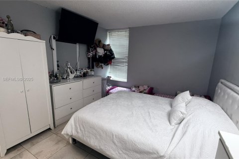 Снять в аренду кондоминиум в Майами, Флорида 1 спальня, 63.17м2, № 1990676 - фото 27