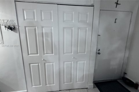 Снять в аренду кондоминиум в Майами, Флорида 1 спальня, 63.17м2, № 1990676 - фото 20