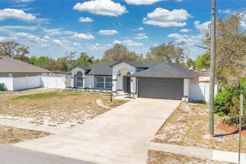 House in Deltona, Florida 3 bedrooms, 154.78 sq.m. № 1613042 - photo 28