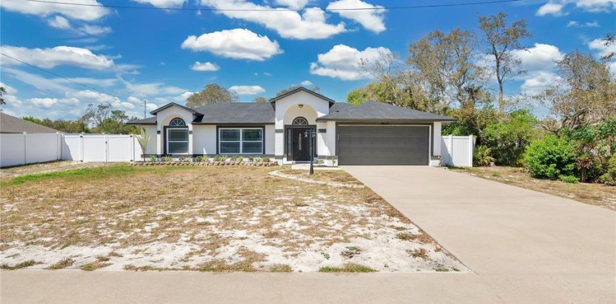 House in Deltona, Florida 3 bedrooms, 154.78 sq.m. № 1613042