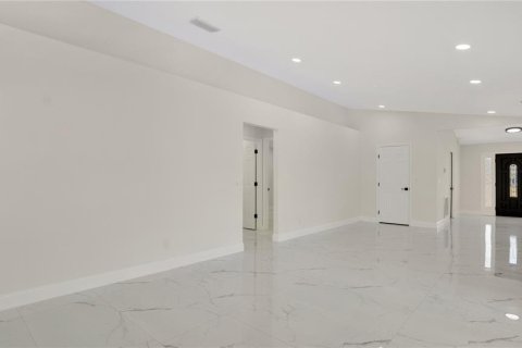 House in Deltona, Florida 3 bedrooms, 154.78 sq.m. № 1613042 - photo 4