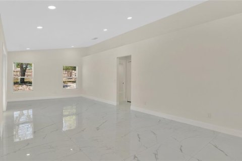 House in Deltona, Florida 3 bedrooms, 154.78 sq.m. № 1613042 - photo 7