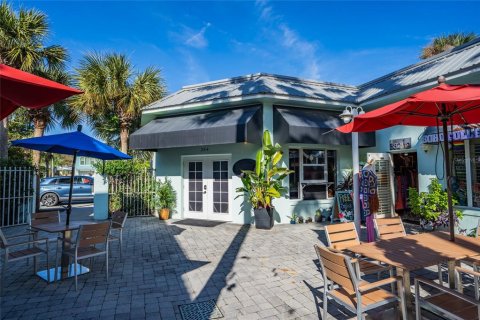 Propiedad comercial en venta en New Smyrna Beach, Florida, 105.91 m2 № 1722809 - foto 3