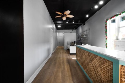 Propiedad comercial en venta en New Smyrna Beach, Florida, 105.91 m2 № 1722809 - foto 12