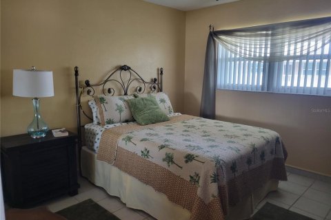 Condominio en venta en Saint Petersburg, Florida, 2 dormitorios, 110.09 m2 № 1723067 - foto 28