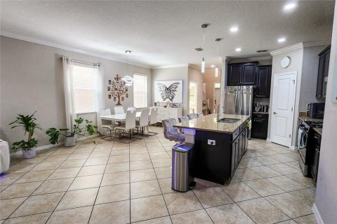 House in Brandon, Florida 5 bedrooms, 230.96 sq.m. № 2102517 - photo 21