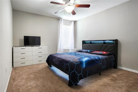 House in Brandon, Florida 5 bedrooms, 230.96 sq.m. № 2102517 - photo 30