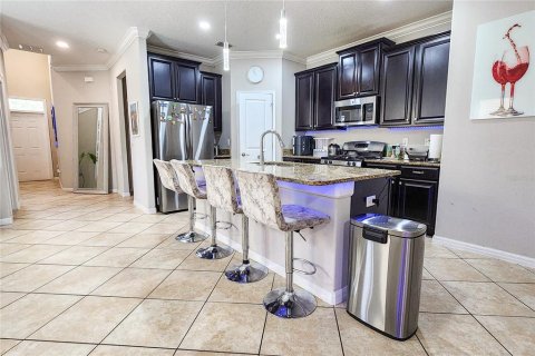 House in Brandon, Florida 5 bedrooms, 230.96 sq.m. № 2102517 - photo 14