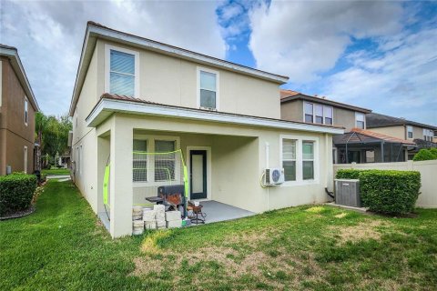 House in Brandon, Florida 5 bedrooms, 230.96 sq.m. № 2102517 - photo 3
