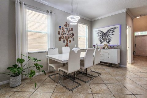 House in Brandon, Florida 5 bedrooms, 230.96 sq.m. № 2102517 - photo 20