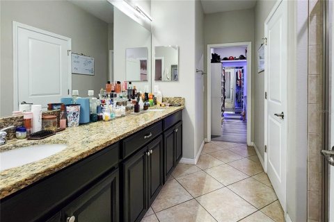 House in Brandon, Florida 5 bedrooms, 230.96 sq.m. № 2102517 - photo 25