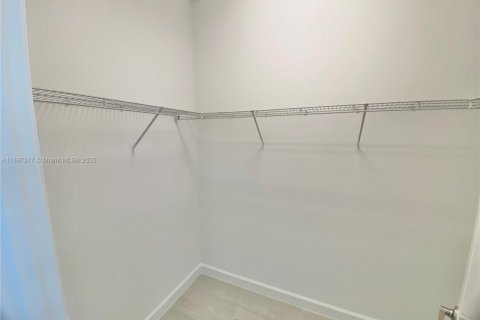 Снять в аренду виллу или дом в Порт-Сент-Луси, Флорида 3 спальни, 172.43м2, № 1942003 - фото 15