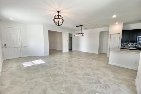 Снять в аренду виллу или дом в Порт-Сент-Луси, Флорида 3 спальни, 172.43м2, № 1942003 - фото 6