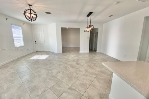 Снять в аренду виллу или дом в Порт-Сент-Луси, Флорида 3 спальни, 172.43м2, № 1942003 - фото 7