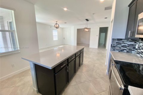 Снять в аренду виллу или дом в Порт-Сент-Луси, Флорида 3 спальни, 172.43м2, № 1942003 - фото 10