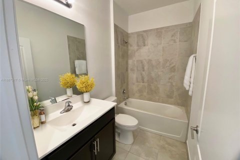 Снять в аренду виллу или дом в Порт-Сент-Луси, Флорида 3 спальни, 172.43м2, № 1942003 - фото 17