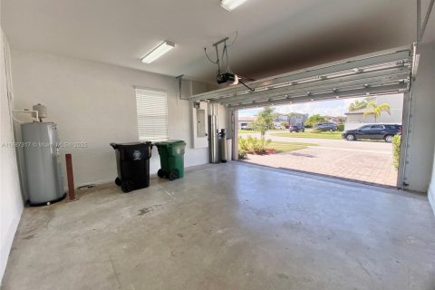 Снять в аренду виллу или дом в Порт-Сент-Луси, Флорида 3 спальни, 172.43м2, № 1942003 - фото 25