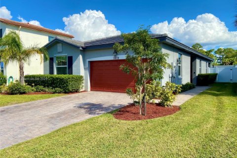 Снять в аренду виллу или дом в Порт-Сент-Луси, Флорида 3 спальни, 172.43м2, № 1942003 - фото 3