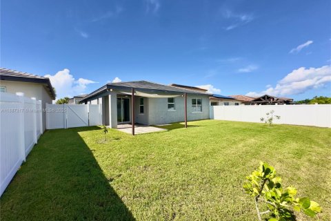 Снять в аренду виллу или дом в Порт-Сент-Луси, Флорида 3 спальни, 172.43м2, № 1942003 - фото 23