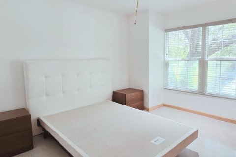 Condo in Saint Petersburg, Florida, 3 bedrooms  № 1823079 - photo 8