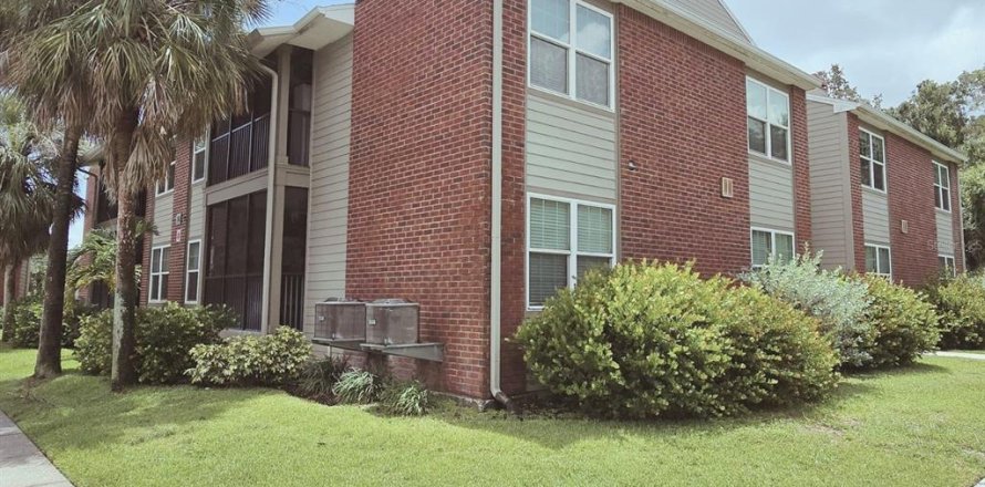 Condo in Saint Petersburg, Florida, 3 bedrooms № 1823079