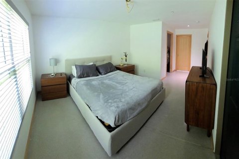 Condo in Saint Petersburg, Florida, 3 bedrooms  № 1823079 - photo 16