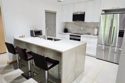 Condo in Saint Petersburg, Florida, 3 bedrooms  № 1823079 - photo 5