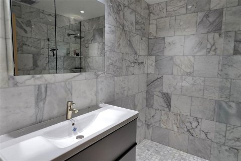 Condo in Saint Petersburg, Florida, 3 bedrooms  № 1823079 - photo 24