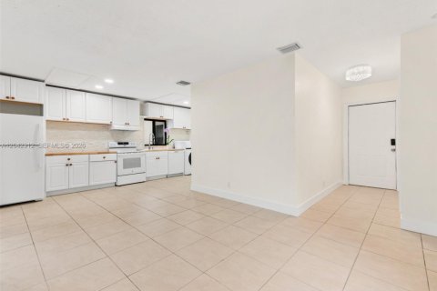 House in Fort Lauderdale, Florida 4 bedrooms, 174.84 sq.m. № 2189518 - photo 29