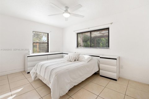 House in Fort Lauderdale, Florida 4 bedrooms, 174.84 sq.m. № 2189518 - photo 18
