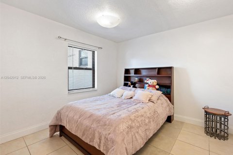 House in Fort Lauderdale, Florida 4 bedrooms, 174.84 sq.m. № 2189518 - photo 14