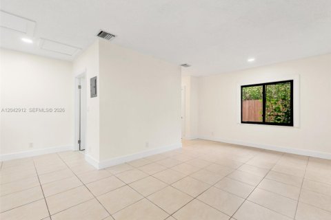 House in Fort Lauderdale, Florida 4 bedrooms, 174.84 sq.m. № 2189518 - photo 30
