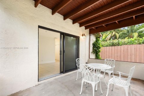 House in Fort Lauderdale, Florida 4 bedrooms, 174.84 sq.m. № 2189518 - photo 23