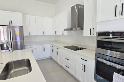 Casa en alquiler en Miami, Florida, 3 dormitorios № 1942155 - foto 9