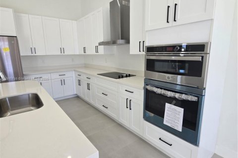 Casa en alquiler en Miami, Florida, 3 dormitorios № 1942155 - foto 10