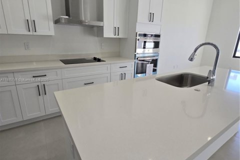 Casa en alquiler en Miami, Florida, 3 dormitorios № 1942155 - foto 16