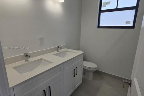 Casa en alquiler en Miami, Florida, 3 dormitorios № 1942155 - foto 27