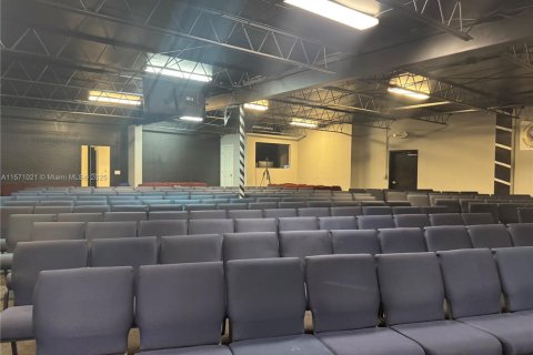 Propiedad comercial en venta en Hollywood, Florida № 1979895 - foto 6