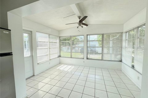 Casa en alquiler en Deltona, Florida, 2 dormitorios, 68.75 m2 № 1903424 - foto 4