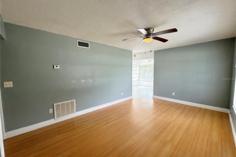 Casa en alquiler en Deltona, Florida, 2 dormitorios, 68.75 m2 № 1903424 - foto 2