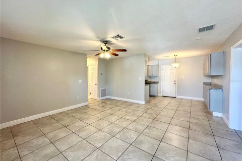 Appartement à louer à Leesburg, Floride: 3 chambres, 111.48 m2 № 2398585 - photo 2