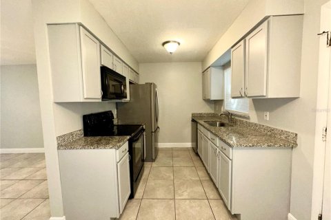 Appartement à louer à Leesburg, Floride: 3 chambres, 111.48 m2 № 2398585 - photo 5