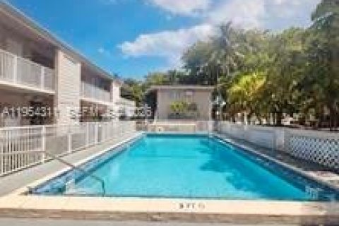 Condominio en Coral Gables, Florida, 1 dormitorio  № 2011381
