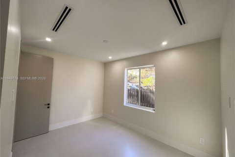 Villa ou maison à louer à South Miami, Floride: 4 chambres, 260.13 m2 № 2000587 - photo 18