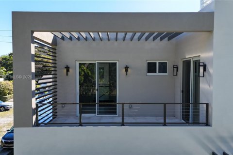 Villa ou maison à louer à South Miami, Floride: 4 chambres, 260.13 m2 № 2000587 - photo 3