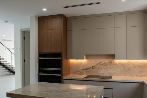 Villa ou maison à louer à South Miami, Floride: 4 chambres, 260.13 m2 № 2000587 - photo 15